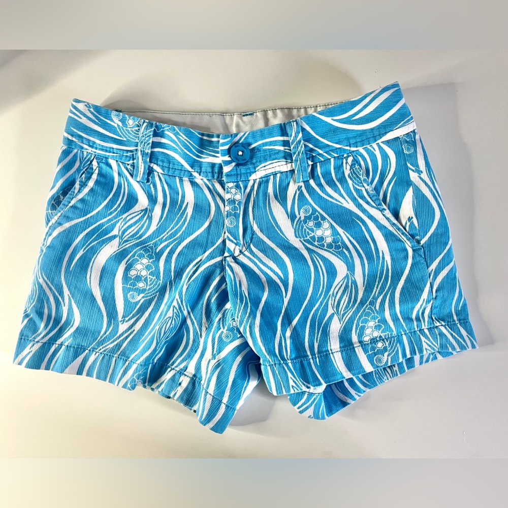 Lilly Pulitzer Sri Lanka Shorts White and blue swirl stripes